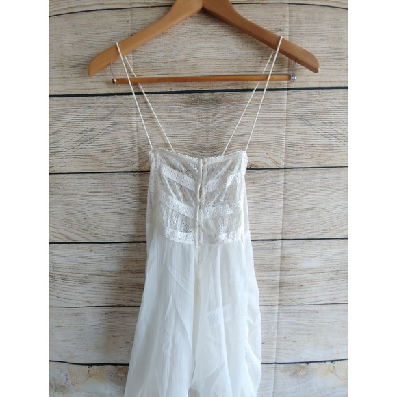 Lillian High Low Lace Sheer Blouse - Picture 4 of 7